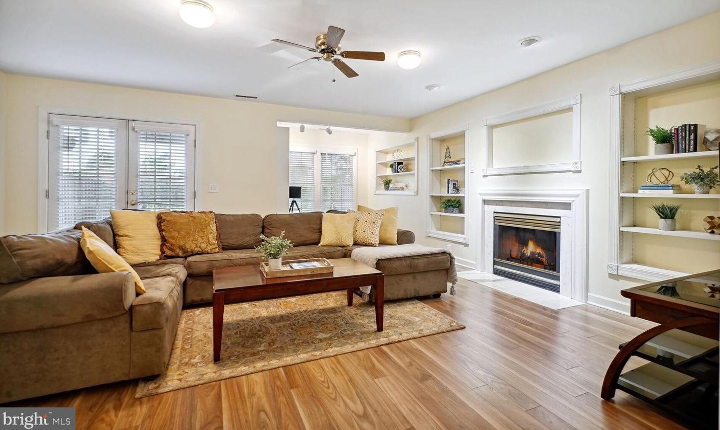 43003 Golf View Dr, Fairfax VA 20152-4449 exterior