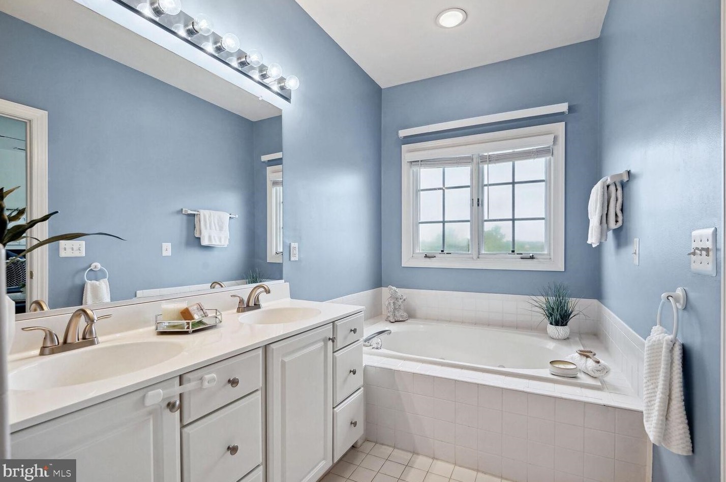 43003 Golf View Dr, Fairfax VA 20152-4449 exterior