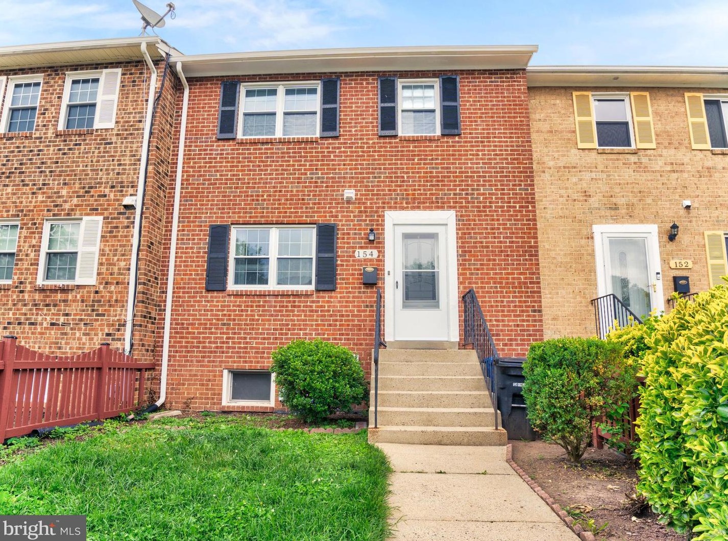 154 Meadows Ln Ne, Leesburg, VA 20176