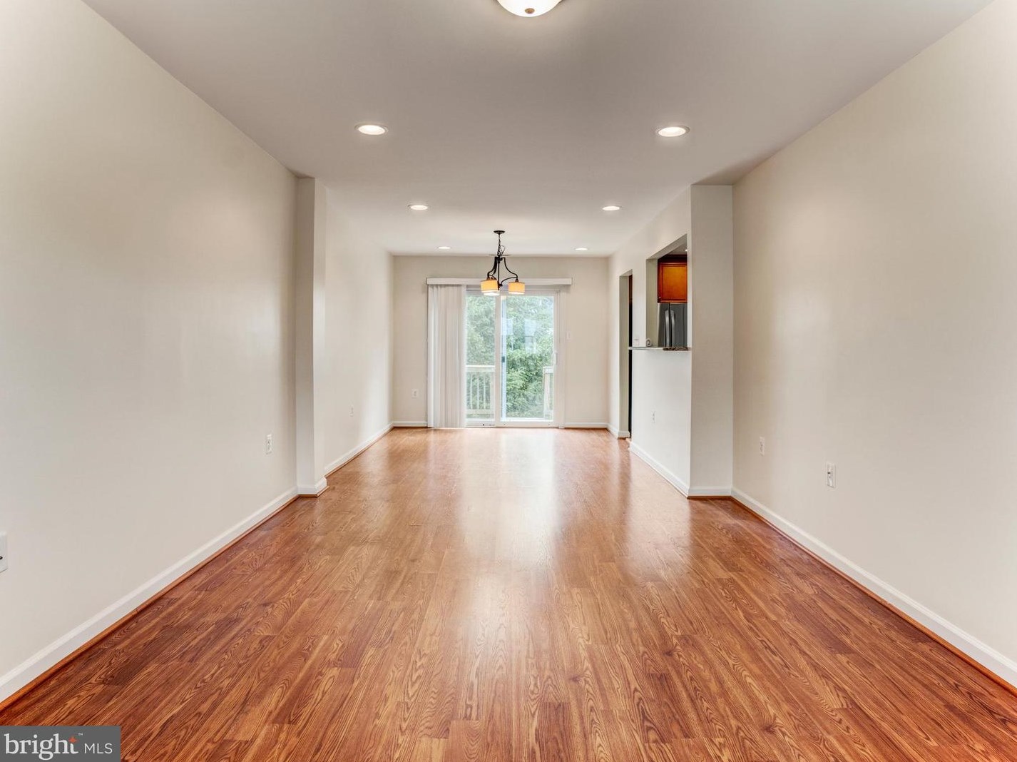 154 Meadows Ln, Leesburg VA  20176-4445 exterior