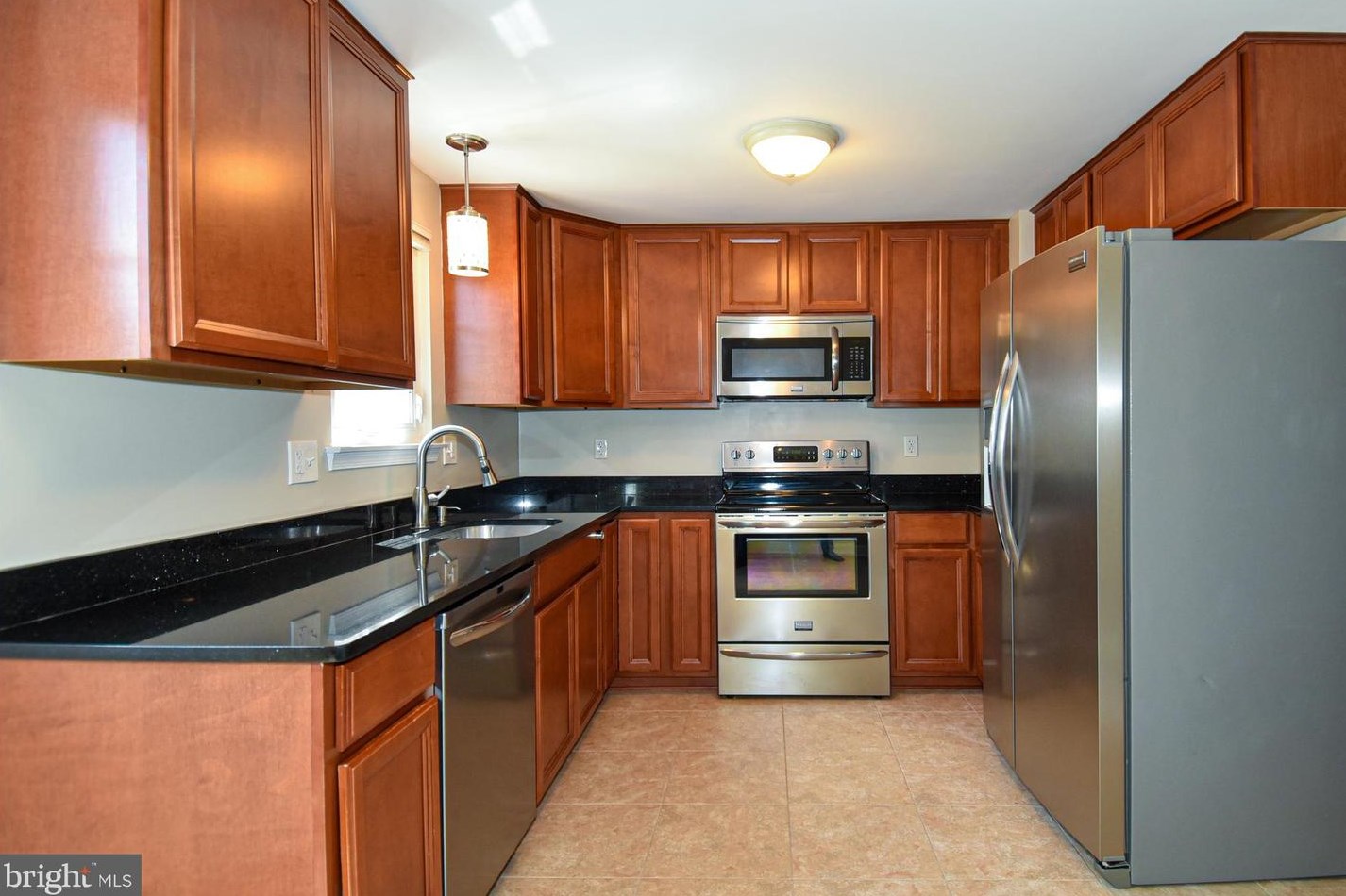 27 Marian Ct, Dulles VA  20165-5748 exterior