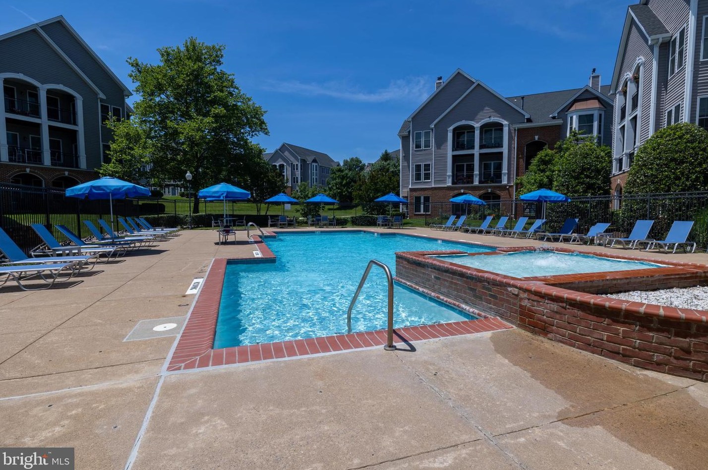 46602 Ellicott Sq, Dulles VA  20165-4326 exterior