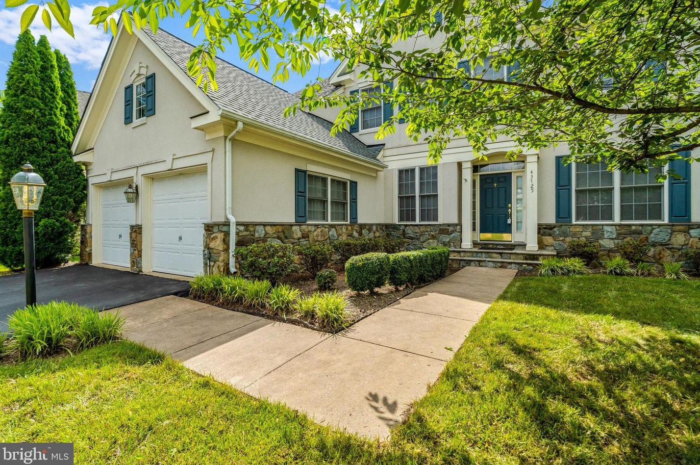 43725 Red House Dr, Leesburg, VA 20176