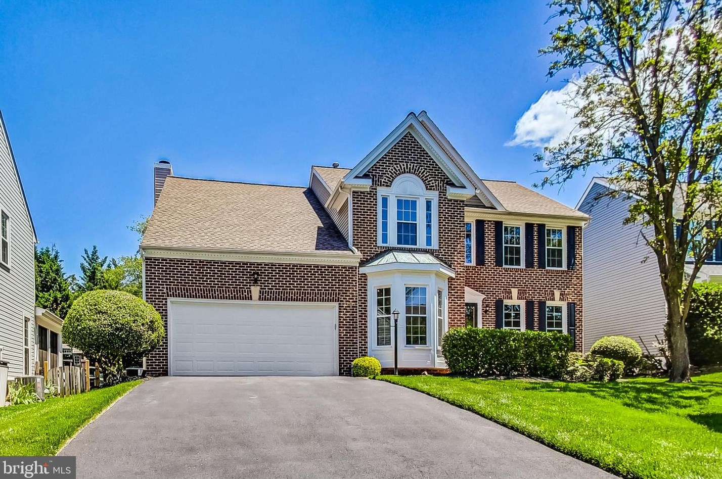 20674 Settlers Point Pl, Dulles, VA 20165-7398