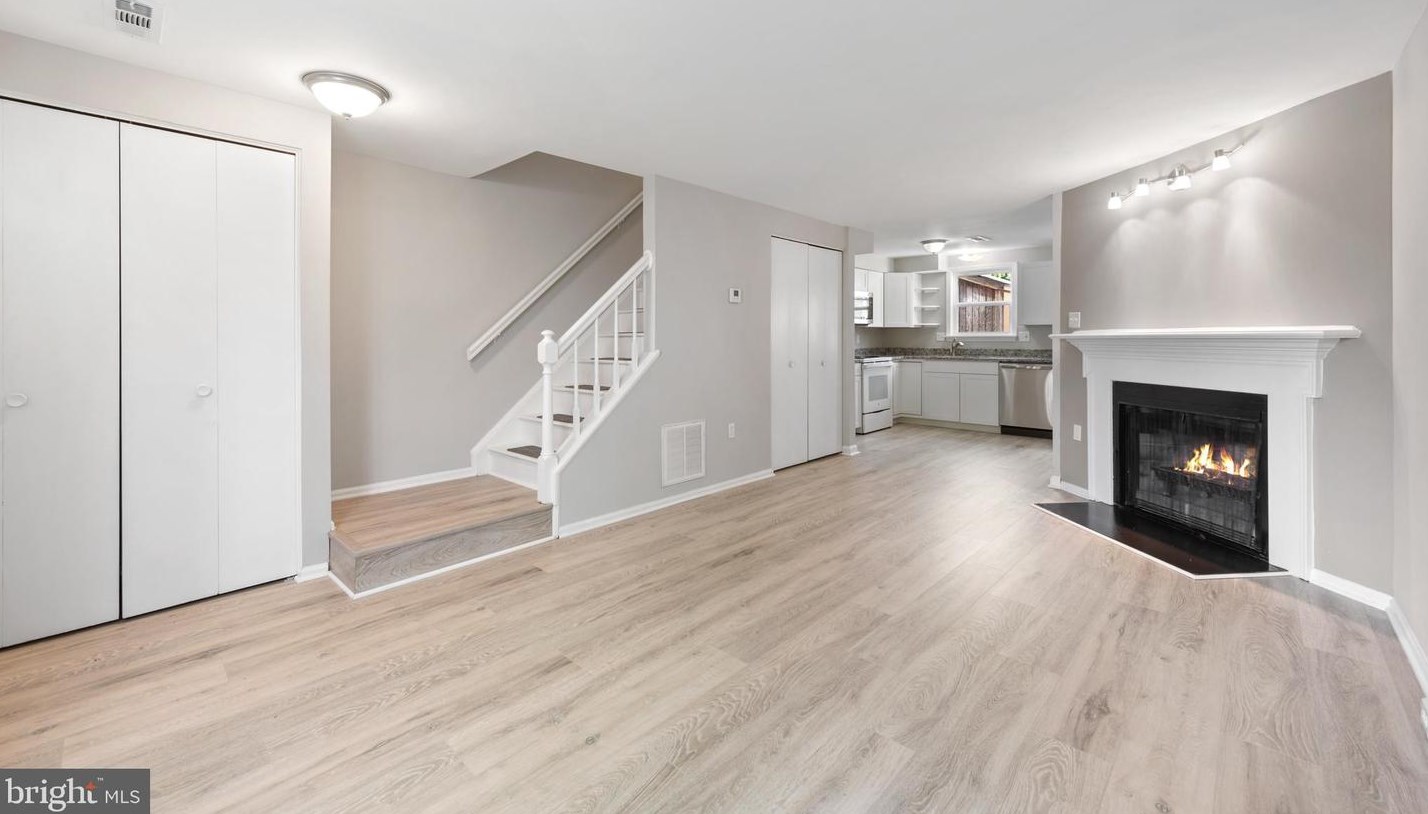 11 Dulany Ct, Dulles, VA 20165