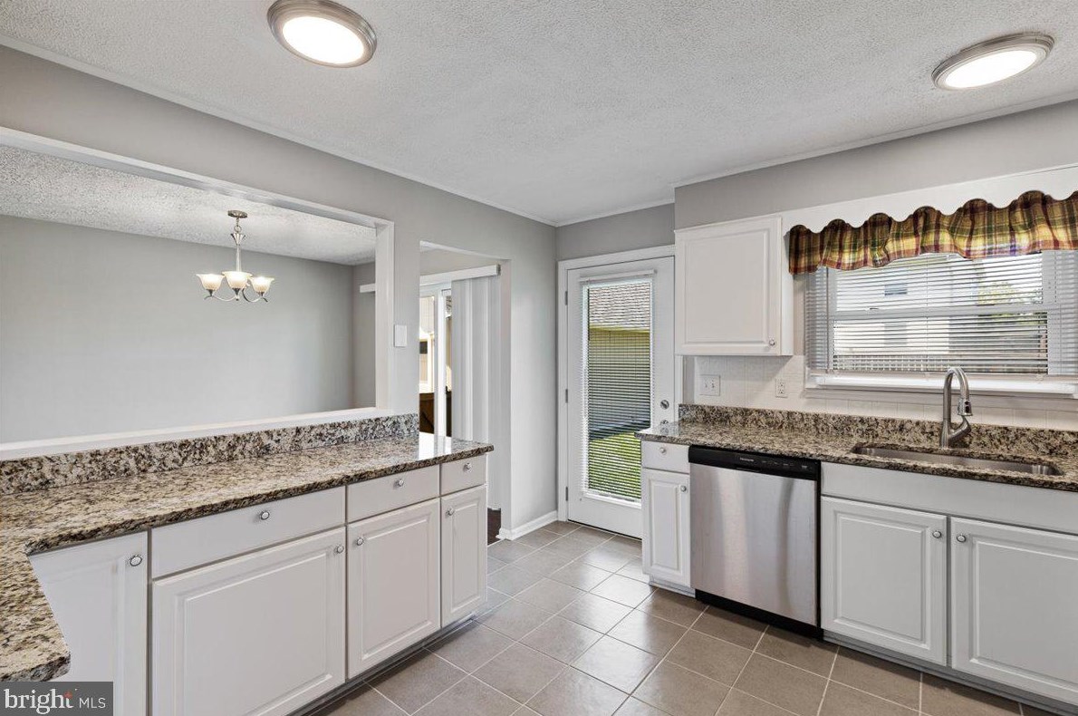 507 Alder Ave, Dulles VA  20164-3914 exterior