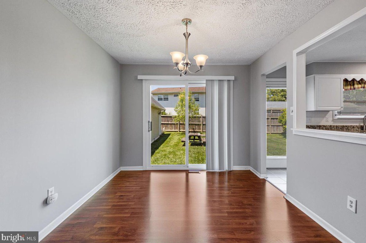 507 Alder Ave, Dulles VA  20164-3914 exterior
