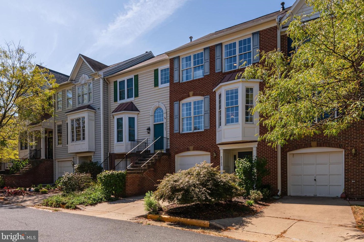 43103 Holtby Sq, Fairfax, VA 20152-5314