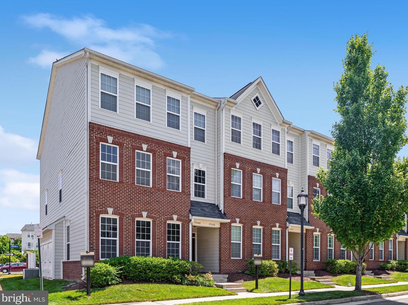 19440 Promenade Dr, Leesburg, VA 20176