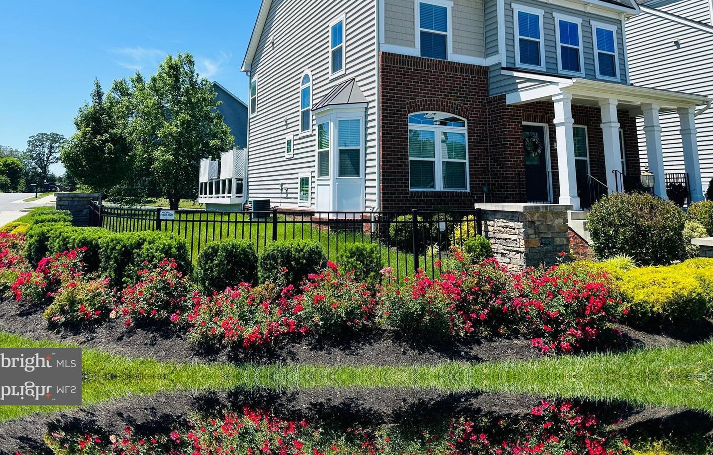 25039 Great Berkhamsted Dr, Stone Ridge VA  20105-5557 exterior
