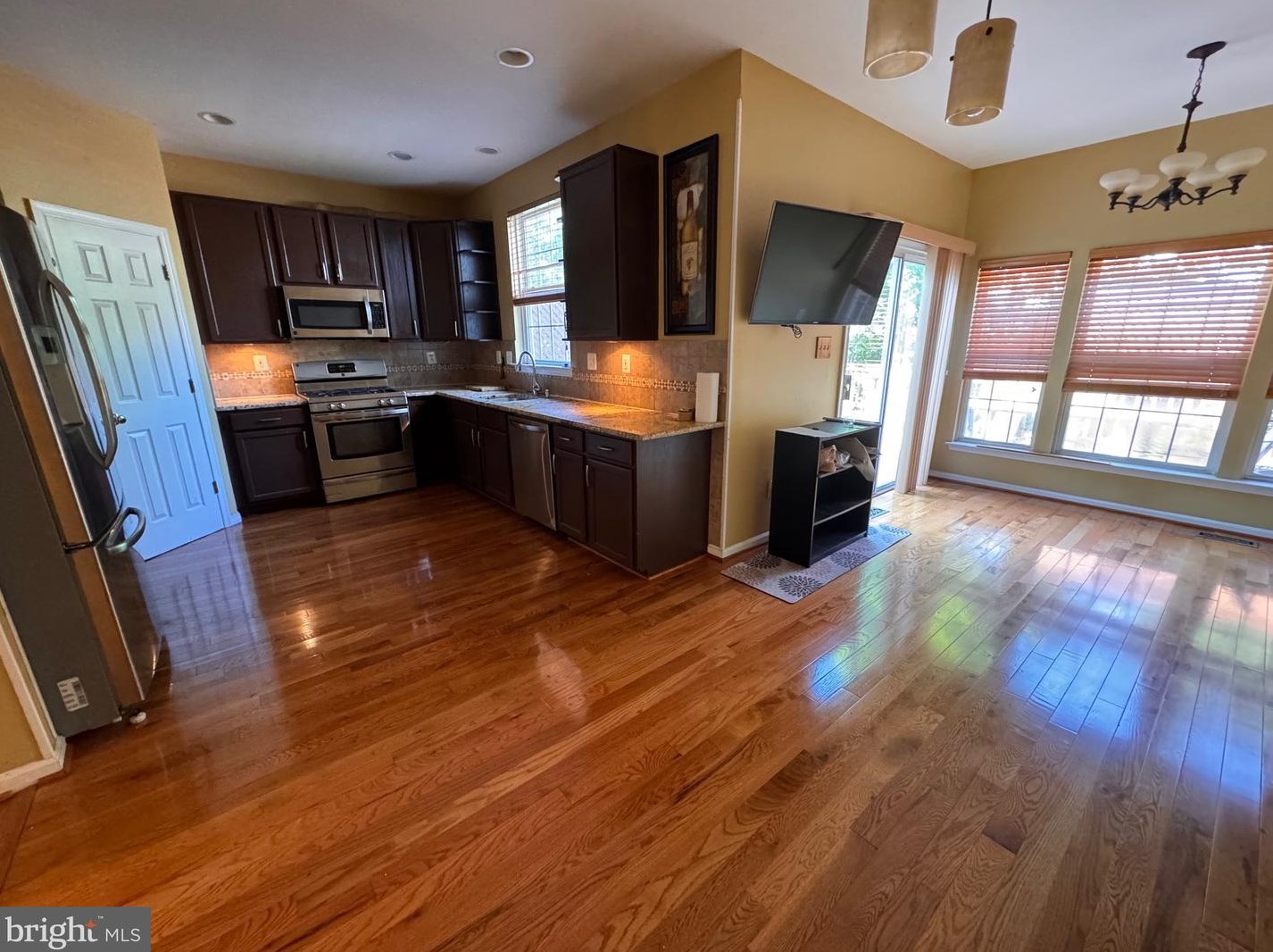 45853 Debhill Ter, Dulles VA  20166-2405 exterior