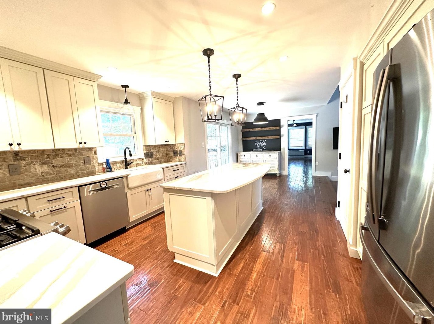 21762 Rolling Woods Pl, Sterling VA  20164-2386 exterior