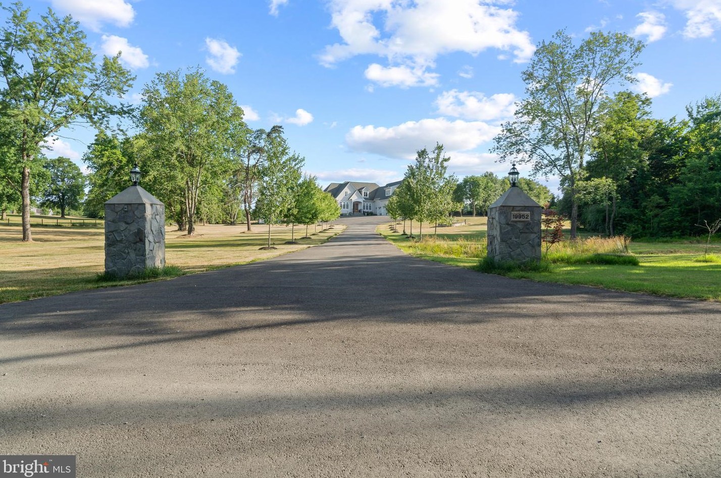 19952 Gleedsville Rd, Leesburg, VA 20175
