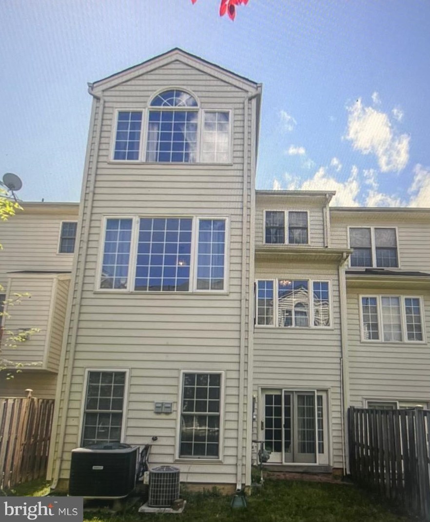 25196 Whippoorwill Terrace, Fairfax, VA 20152