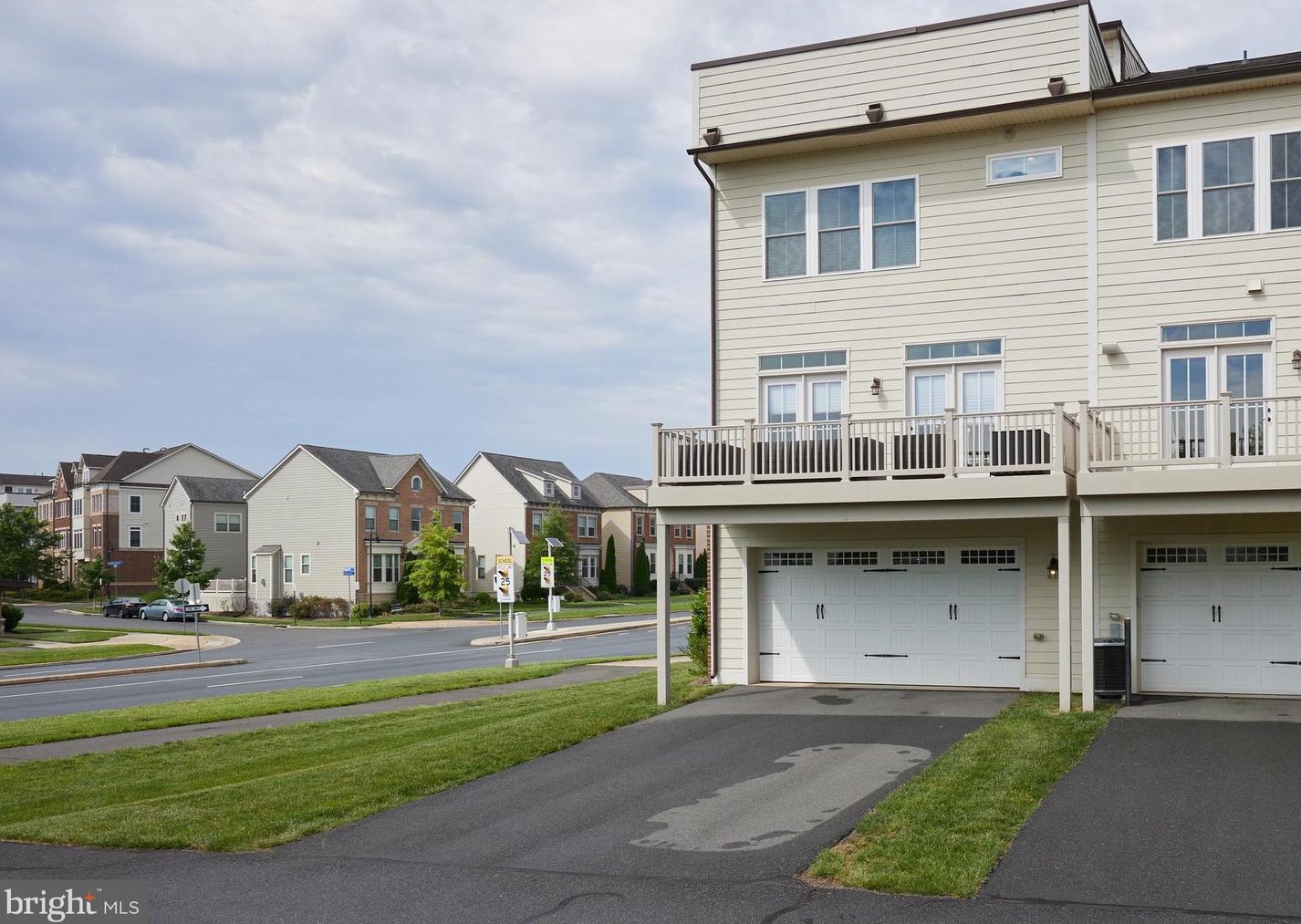 20674 Duxbury Ter, Ashburn, VA 20147-3250