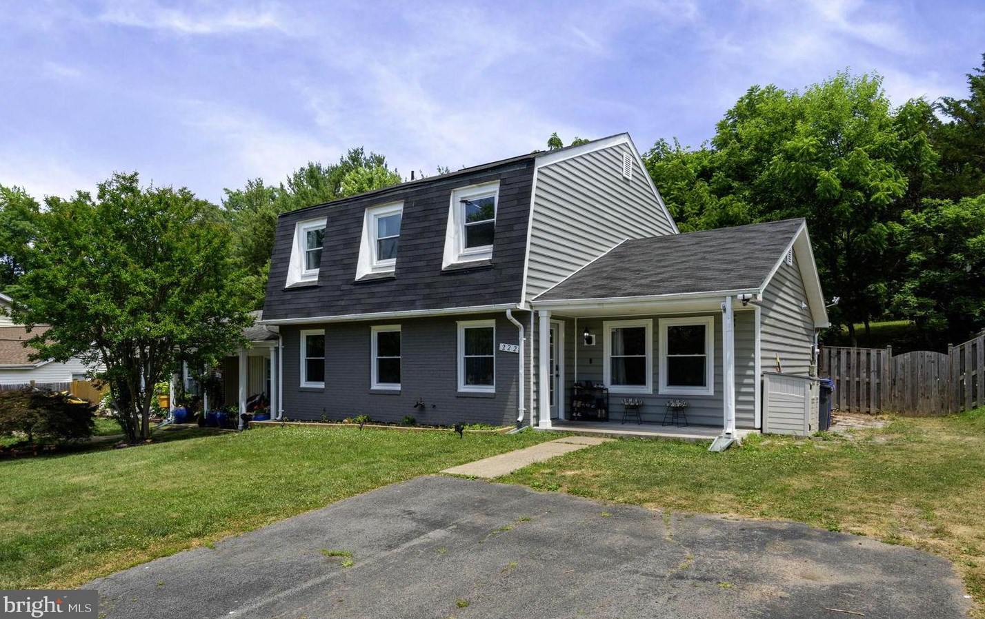 222 N Lincoln Ave, Dulles, VA 20164