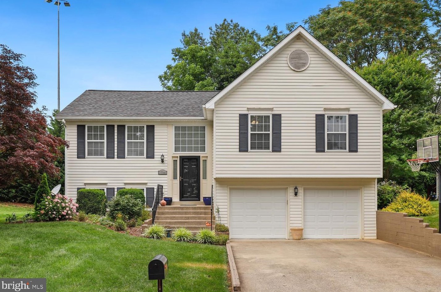 37756 Sutton Dr, Purcellville, VA 20132
