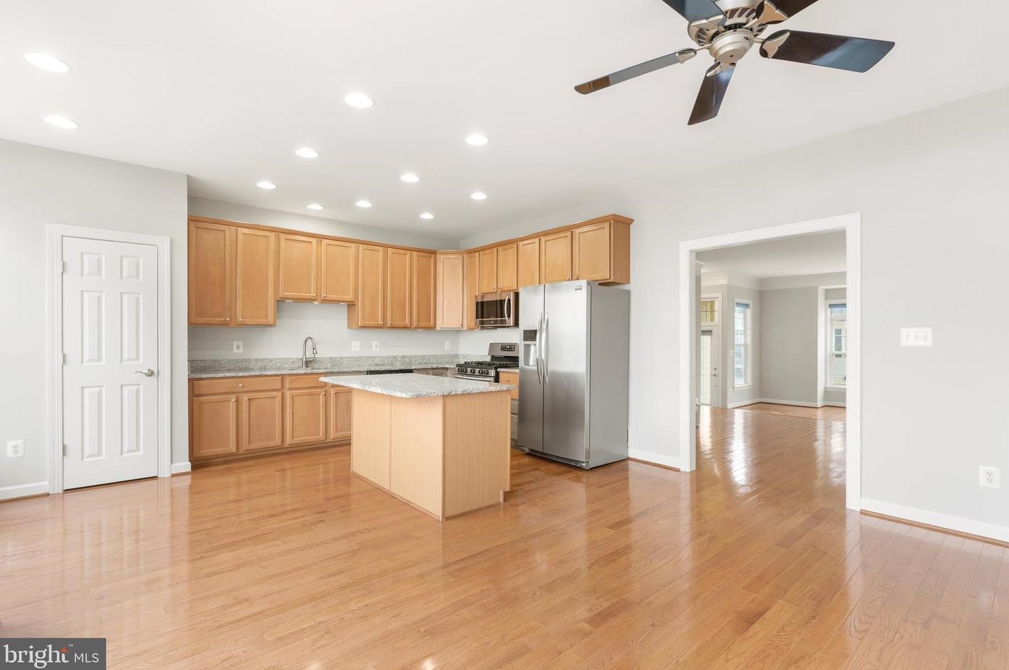 42982 Mill Race Ter, Leesburg VA  20176-6867 exterior