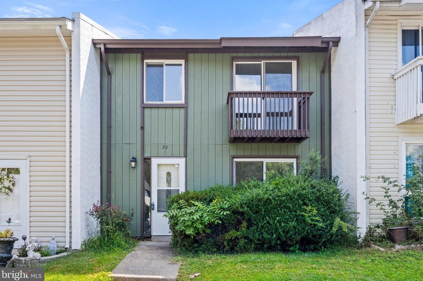32 Simeon Ln, Dulles VA  20164-1372 exterior