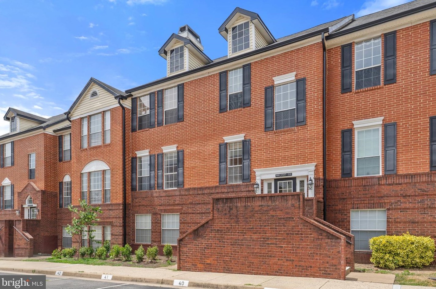 660 Gateway Dr Se #108, Leesburg, VA 20175