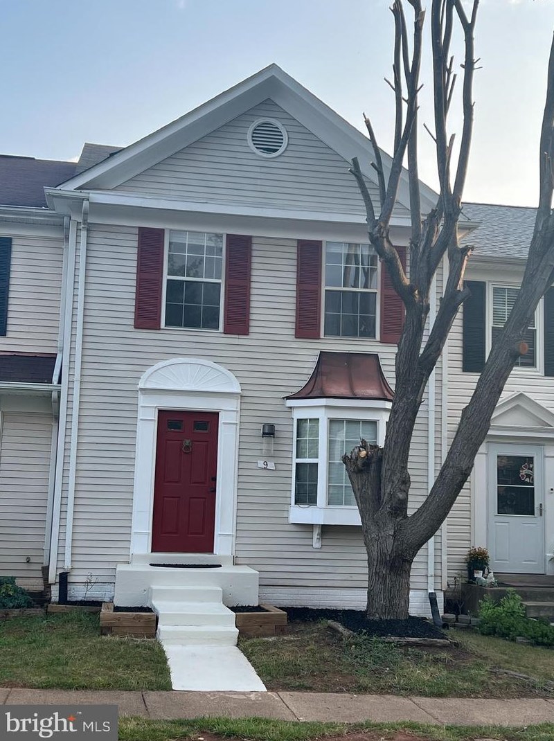9 Marian Ct, Dulles, VA 20165