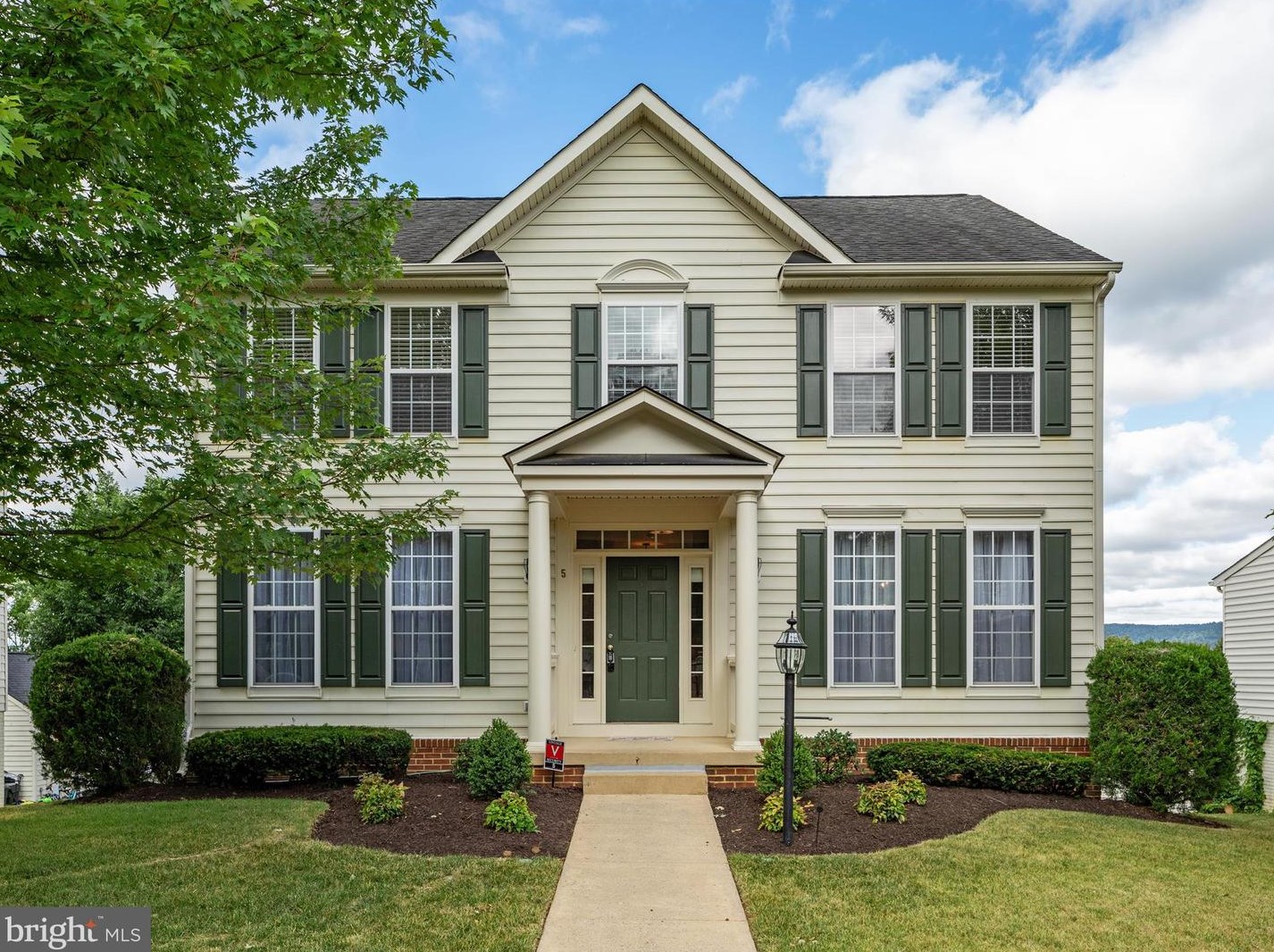 5 Tilgham Pl, Lovettsville, VA 20180-8645