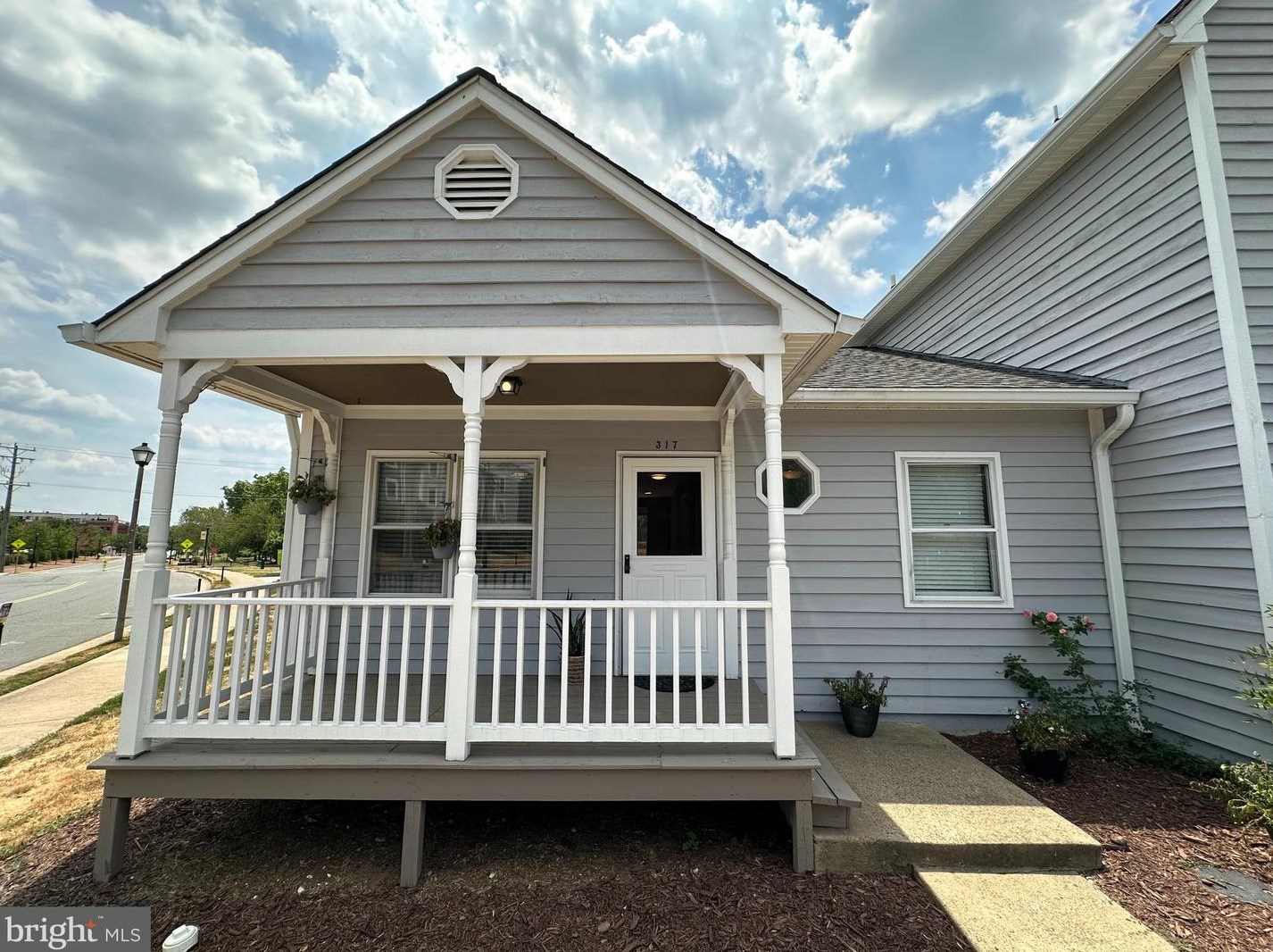 317 Harrison St Se, Leesburg, VA 20175