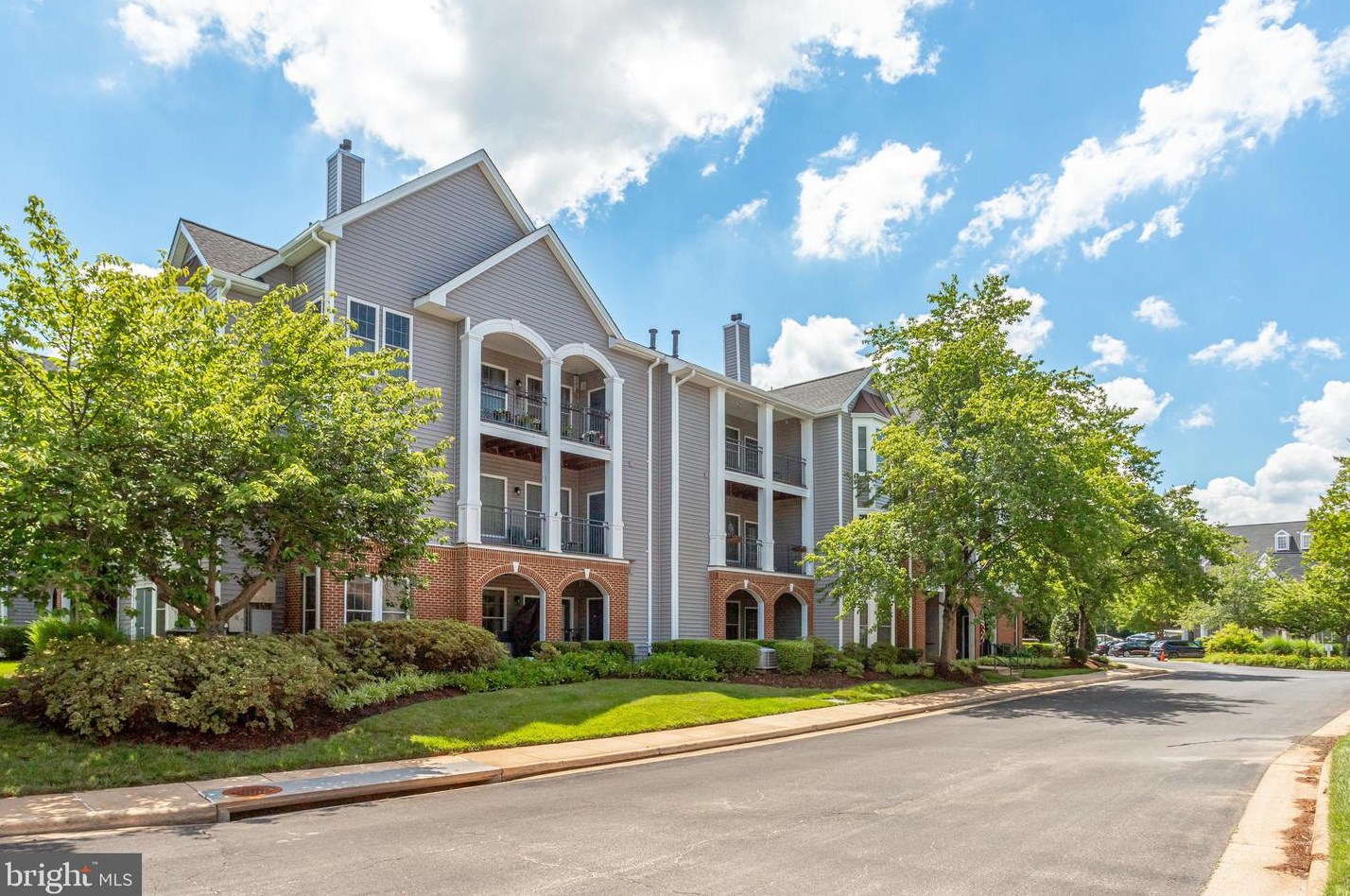 20419 Riverbend Square #200, Dulles, VA 20165