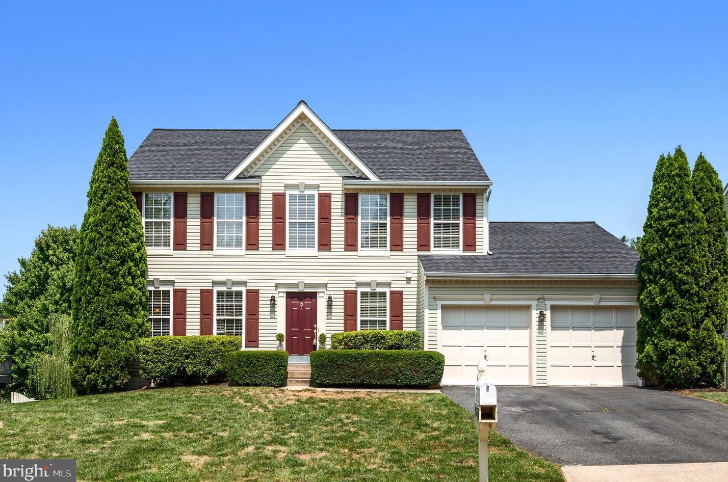 35746 Parklawn Ct, Round Hill, VA 20141