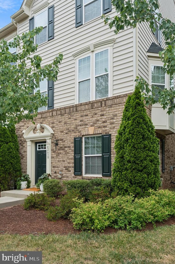 42630 Burbank Terrace, Dulles, VA 20166