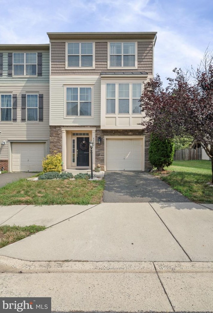 42632 Galbraith Sq, Ashburn, VA 20148-4169