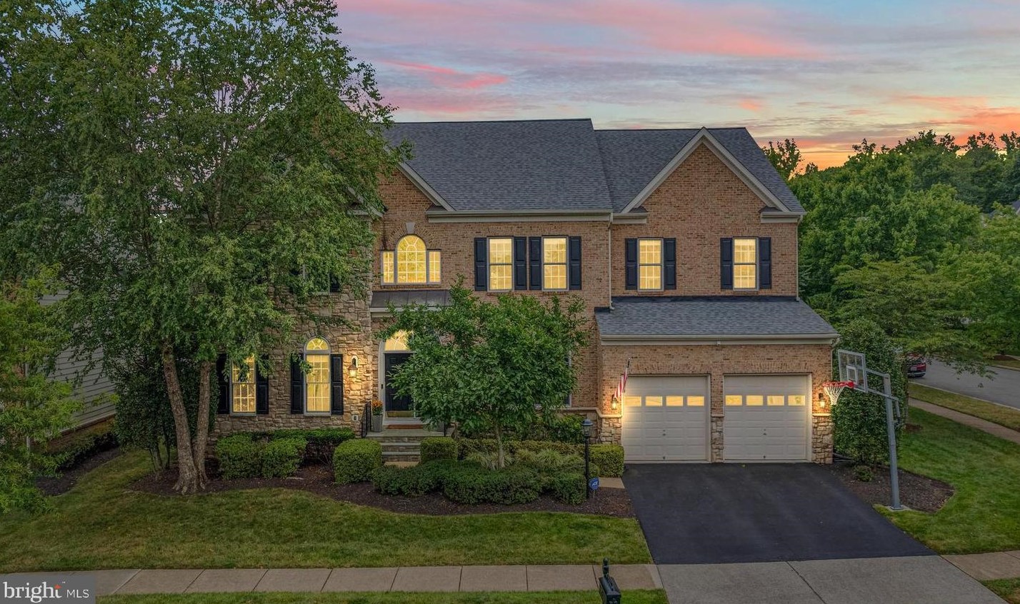 44097 Riverpoint Dr, Leesburg, VA 20176