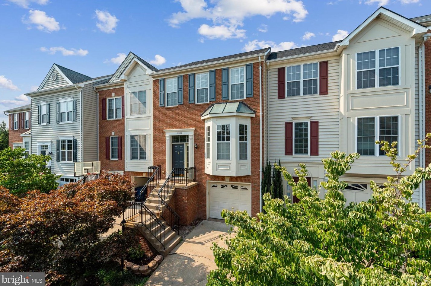 44005 Kings Arms Sq, Ashburn, VA 20147-4880