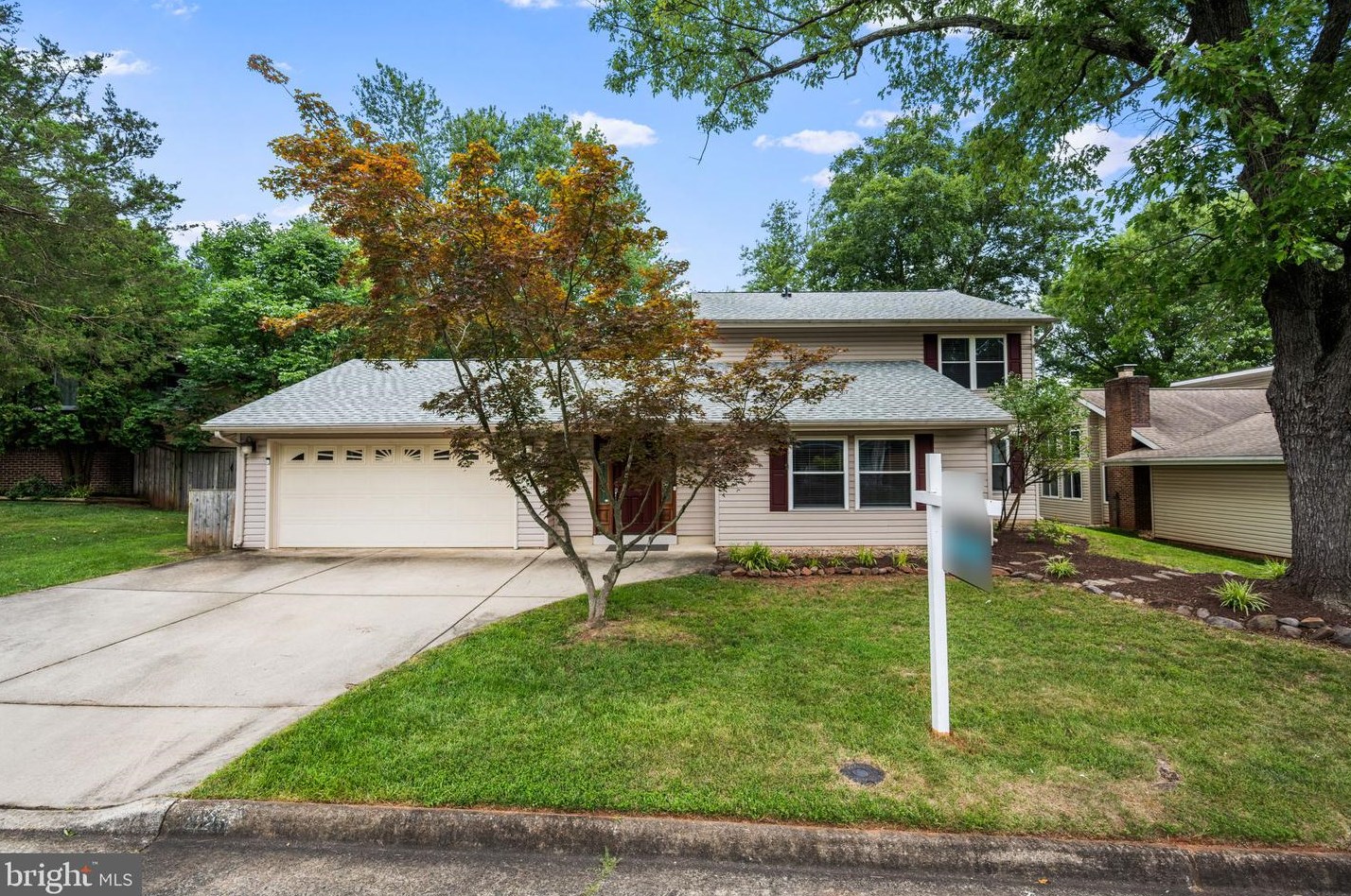 226 W Meadowland Ln W, Dulles, VA 20164