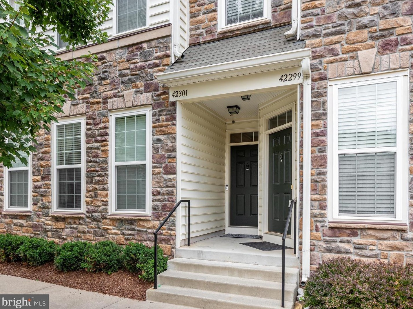 42301 San Juan Terrace, Stone Ridge, VA 20105