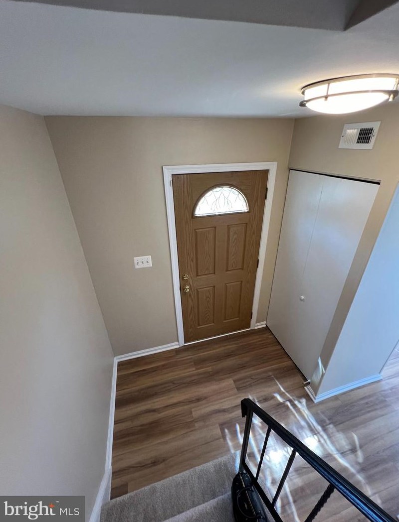 219 Nottoway St Se, Leesburg, VA 20175