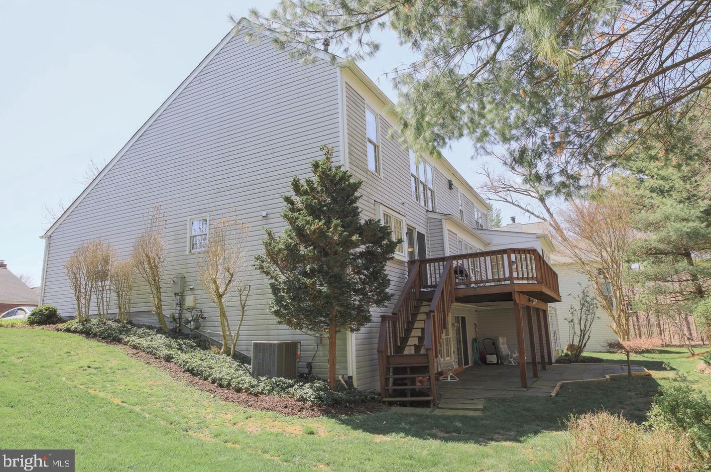 20466 Quarterpath Trace Cir, Dulles VA  20165-7533 exterior