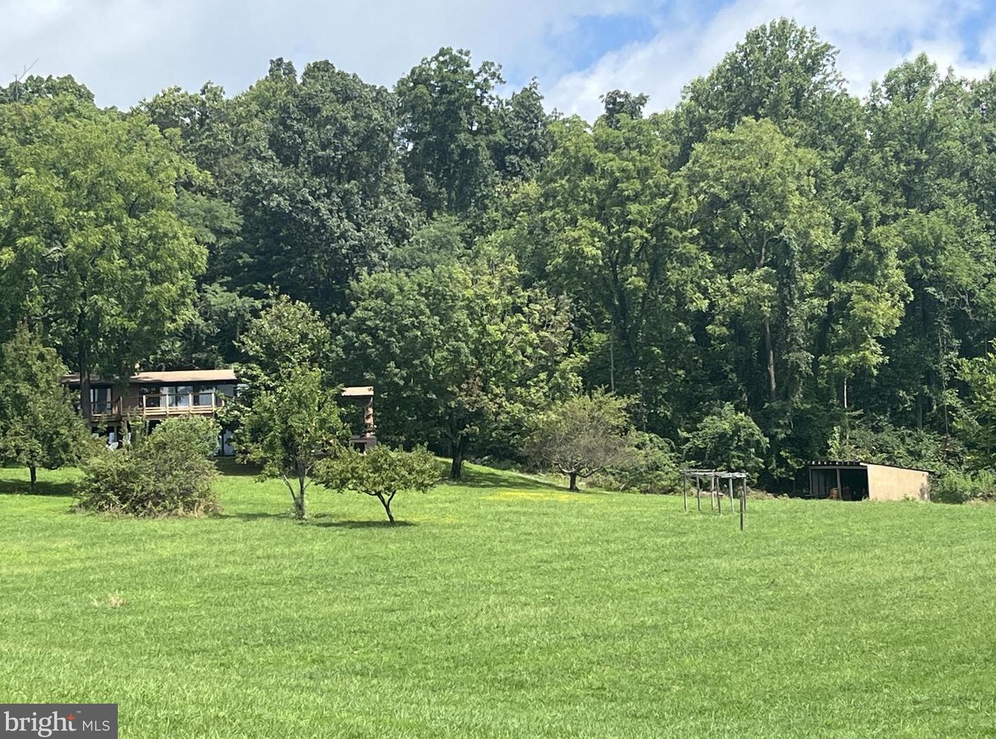 16703 Woodchase Ln, Round Hill, VA 20141