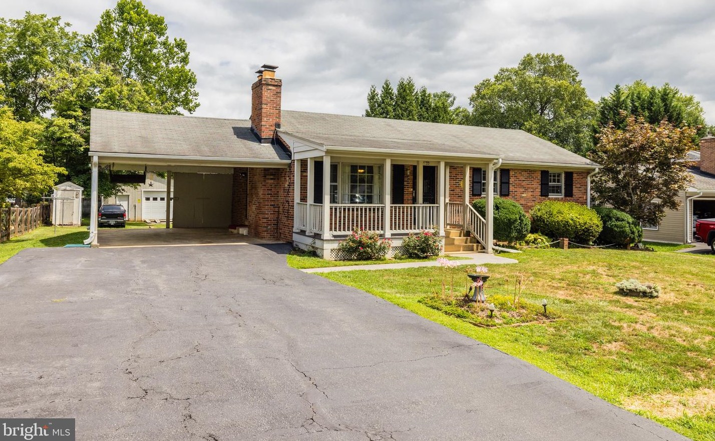 577 Curry Springs Pl, Hamilton, VA 20158