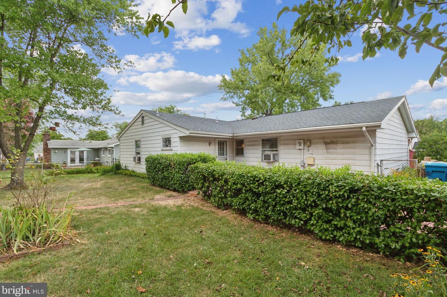308 E Tazewell Rd, Dulles, VA 20164