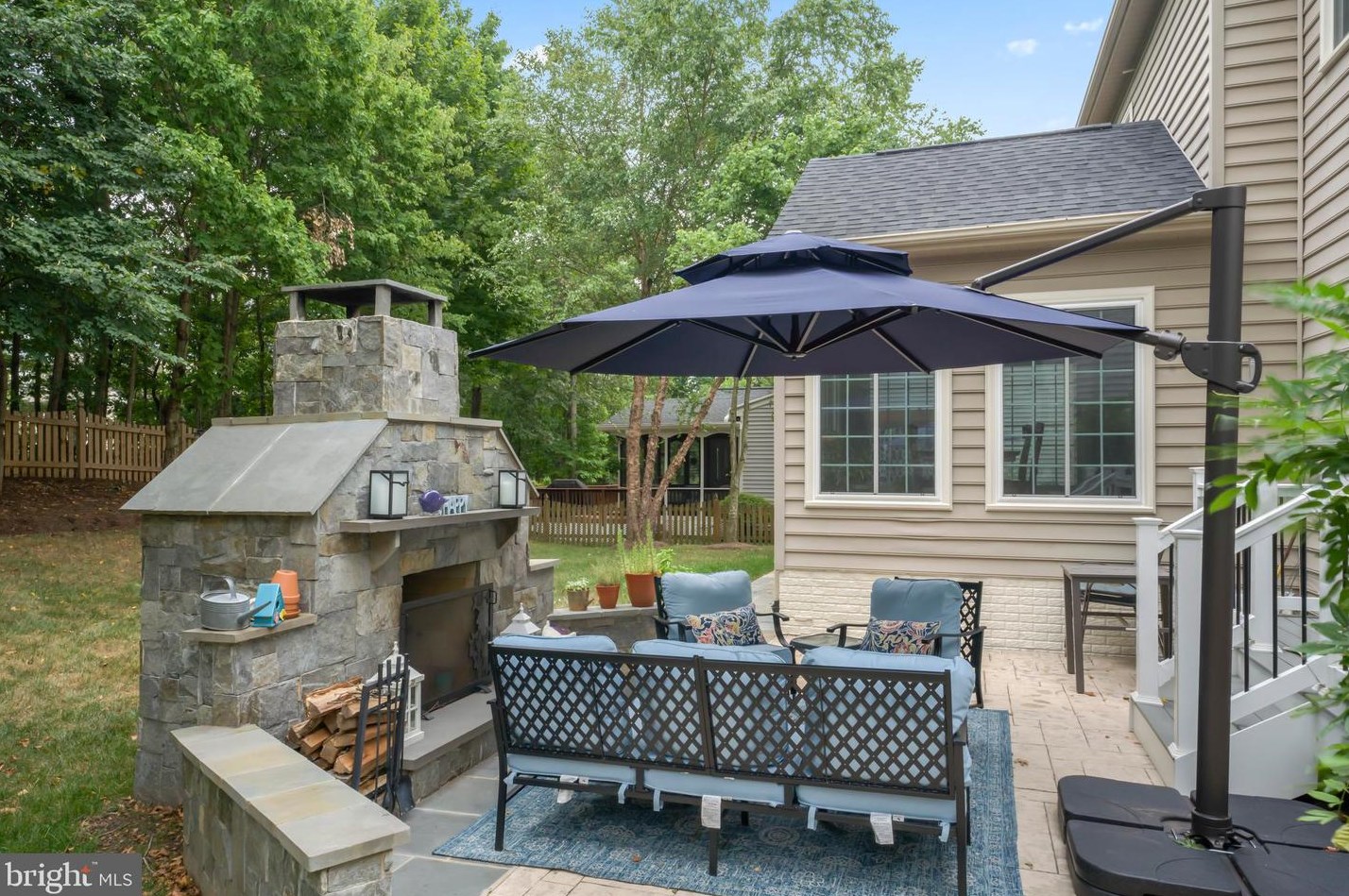18834 Farnham Ct, Leesburg, VA 20176-6469