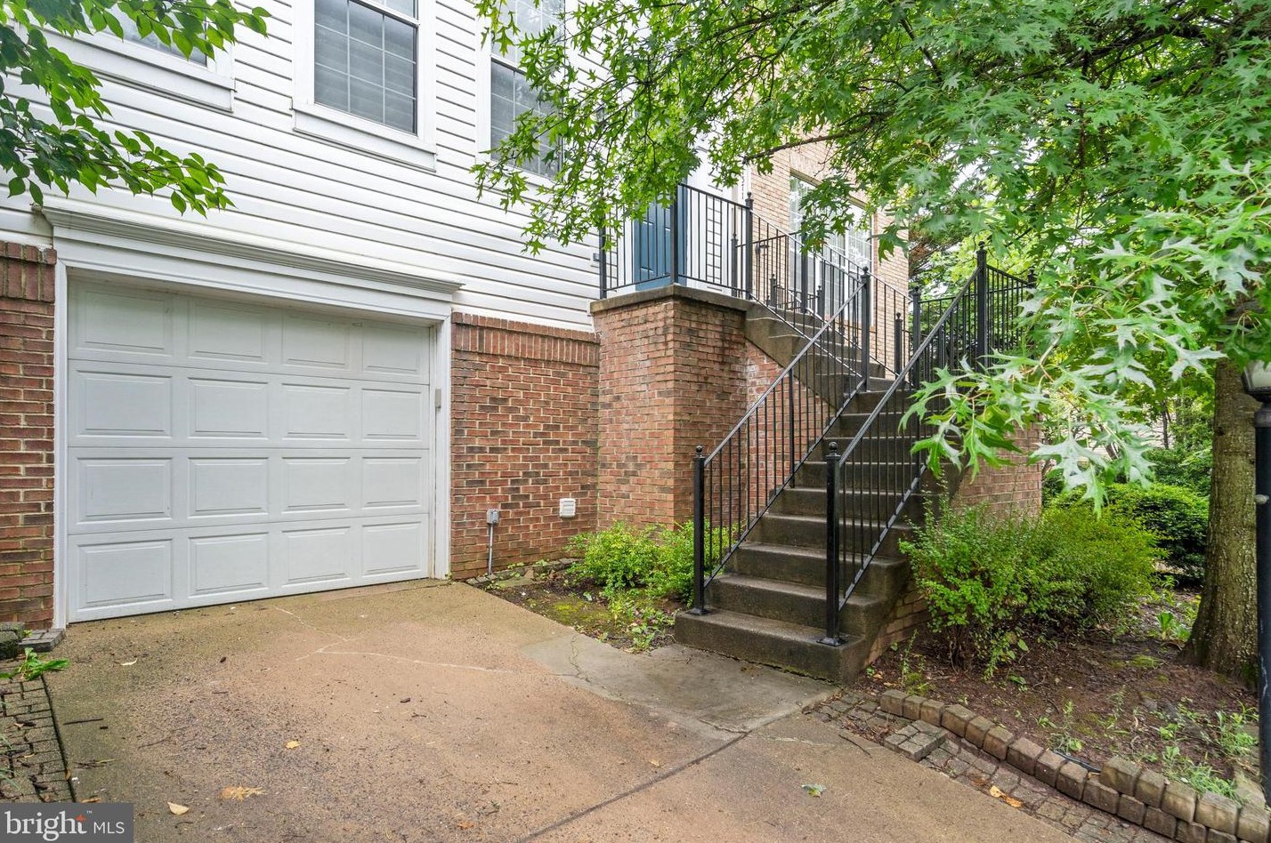 47573 Sandbank Sq, Dulles, VA 20165