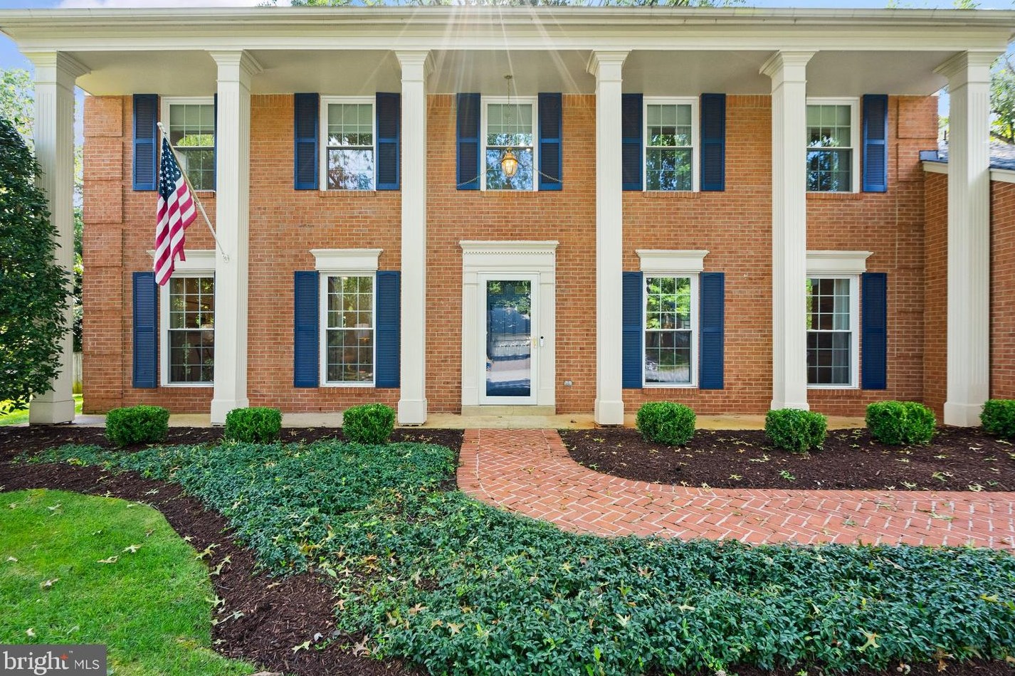 18 Moss Rd, Sterling, VA 20165
