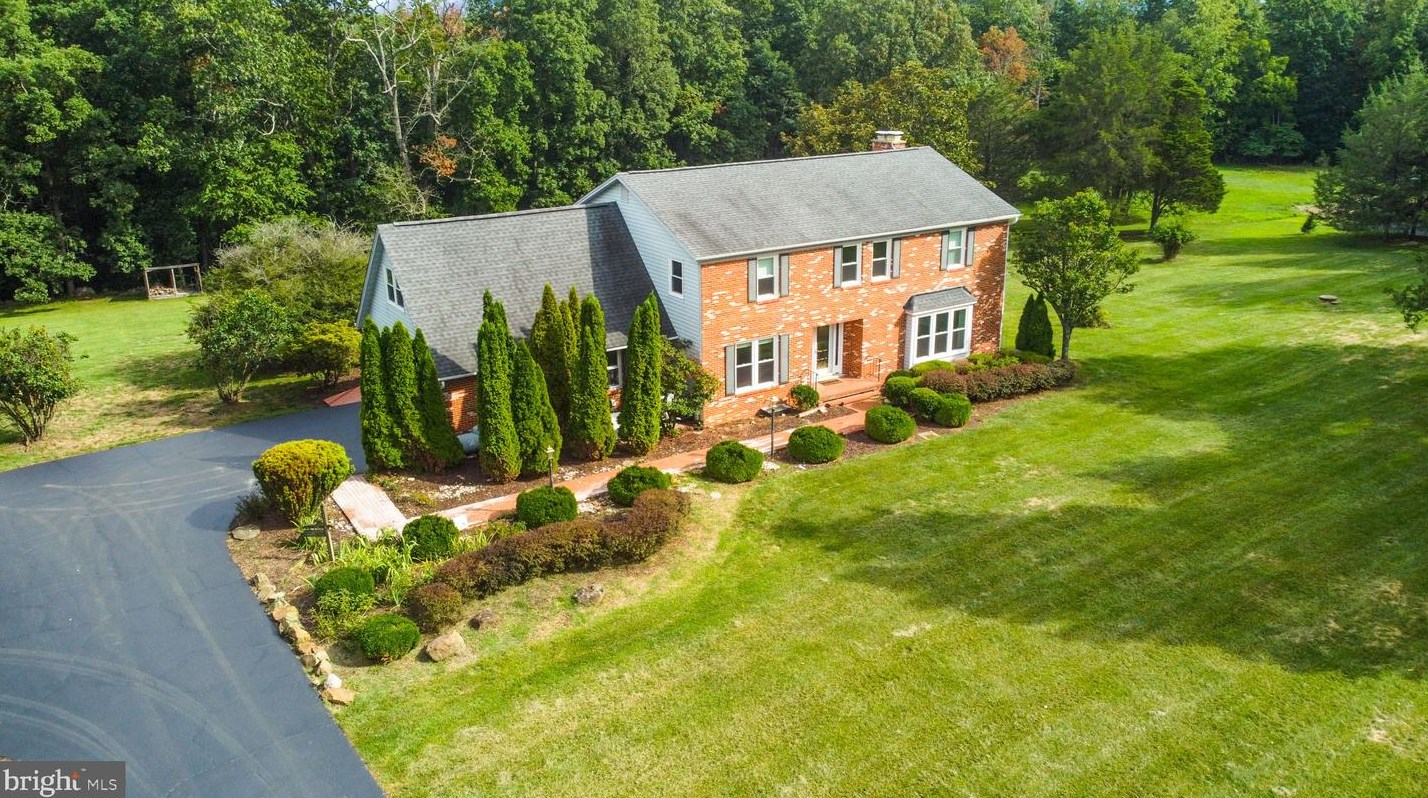 21960 Oatlands Rd, Stone Ridge, VA 20105