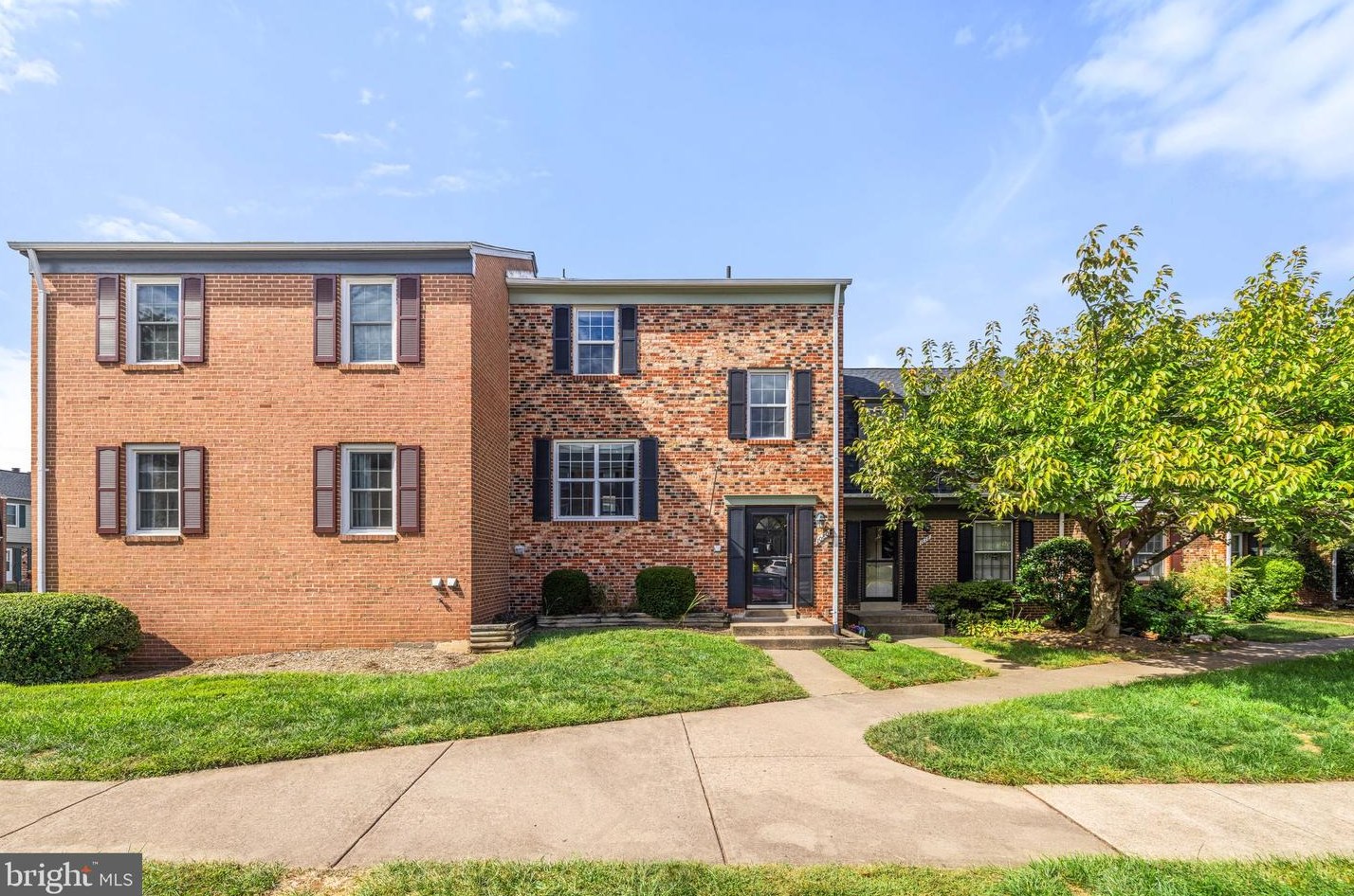 1080 Tottenham Ct, Dulles, VA 20164