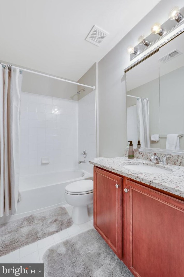 19951 Palmer Classic Pkwy, Ashburn VA  20147-5202 exterior