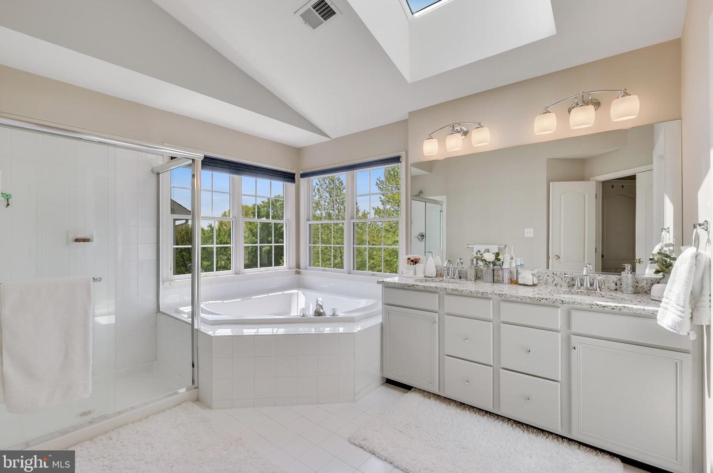 19951 Palmer Classic Pkwy, Ashburn VA  20147-5202 exterior