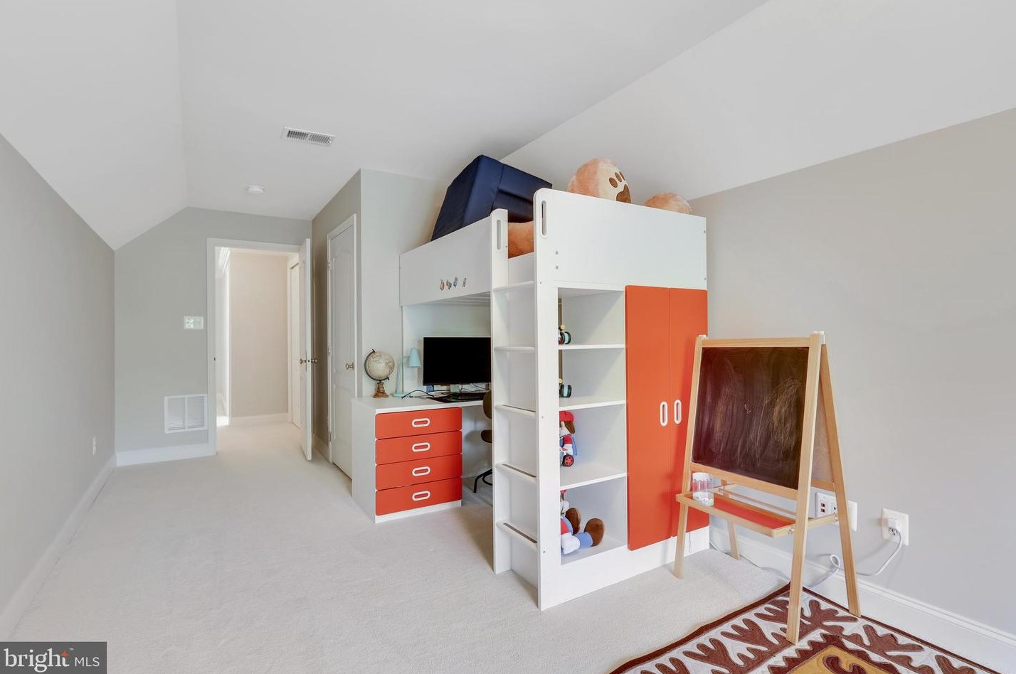 19951 Palmer Classic Pkwy, Ashburn VA  20147-5202 exterior