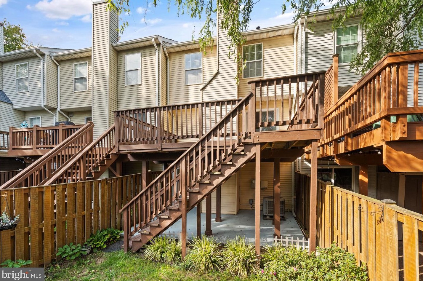105 Hampshire Square Sw, Leesburg, VA 20175