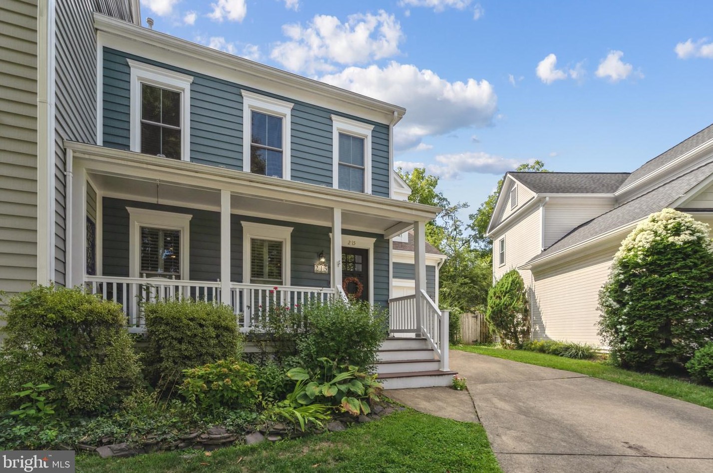 215 Andover Ct Ne, Leesburg, VA 20176